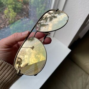 QUAY Australia X Desi High Key Sunnies Gold (pre-owned)